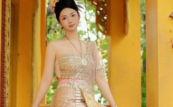 小受坐公交车被侵占